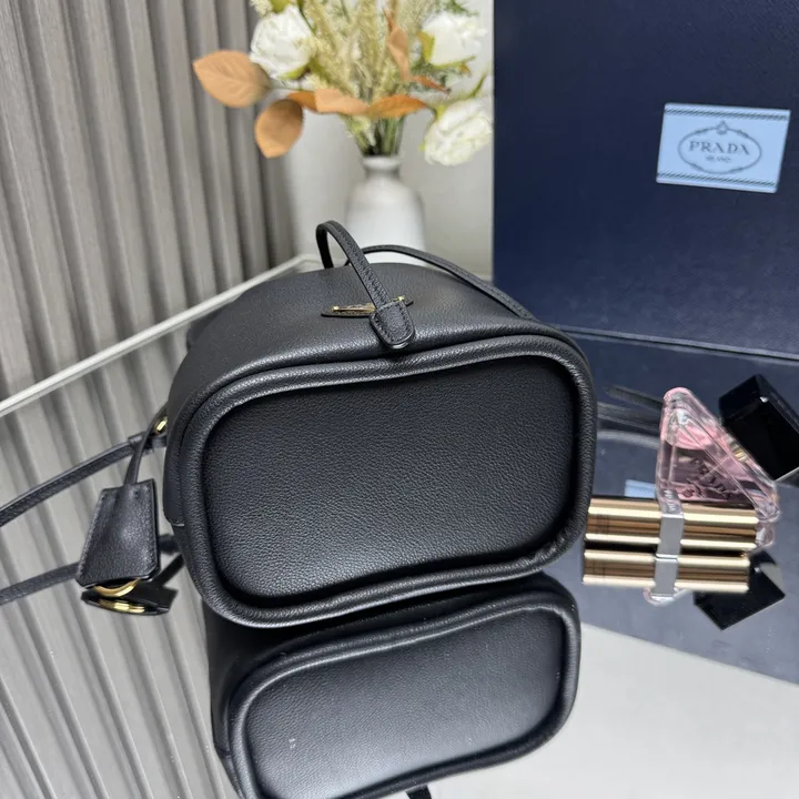 スーパーコピー プラダ キーホルダー