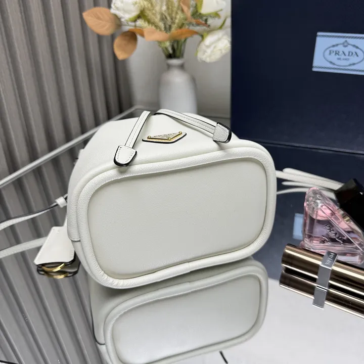 スーパーコピー プラダ キーホルダー