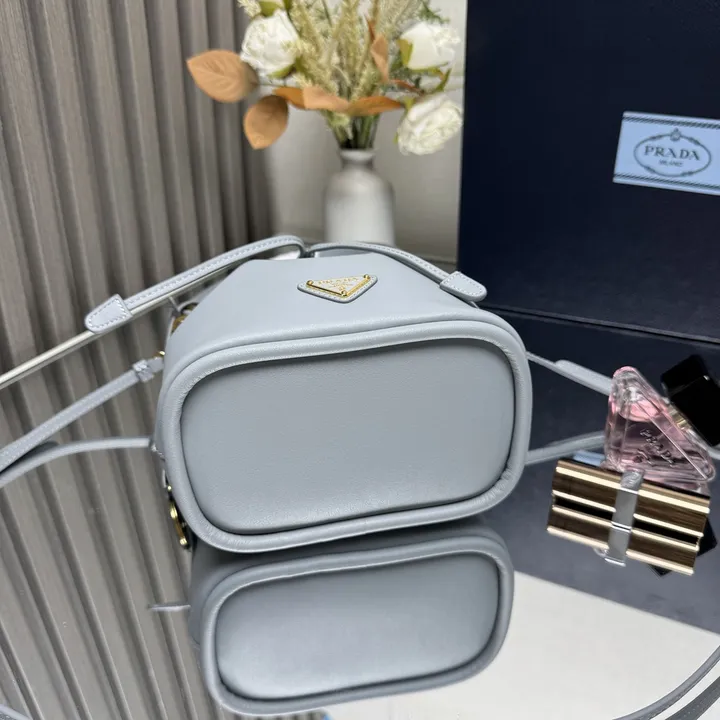 スーパーコピー プラダ キーホルダー