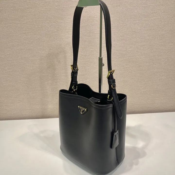 スーパーコピー プラダ キーホルダー