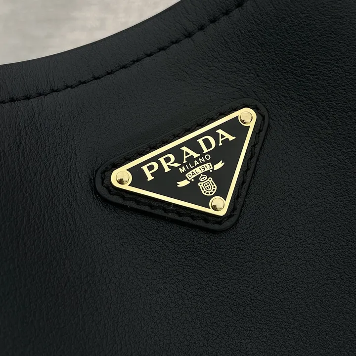 スーパーコピー プラダ キーホルダー