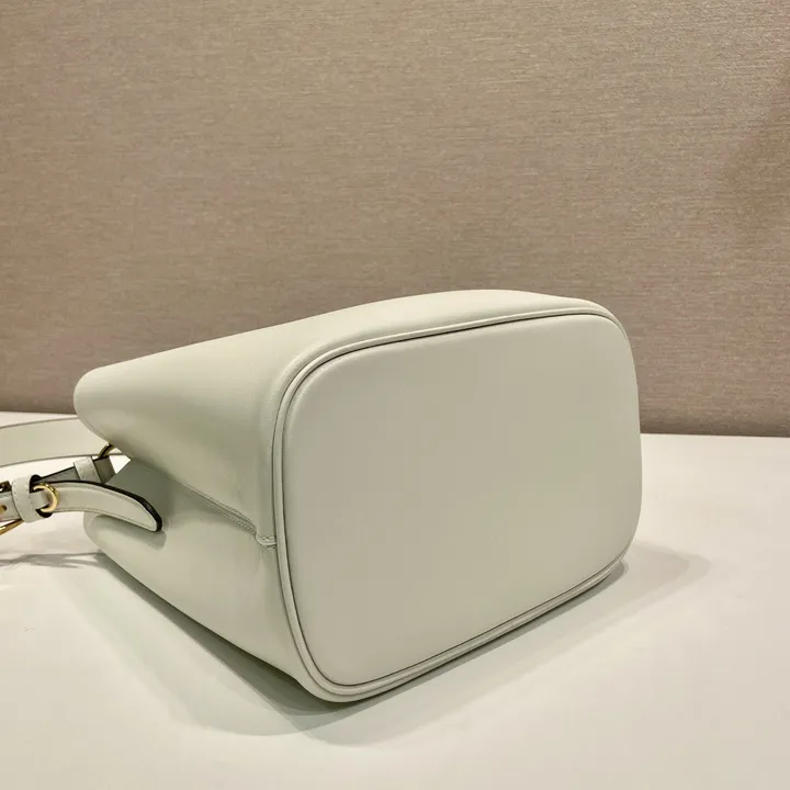 スーパーコピー プラダ キーホルダー