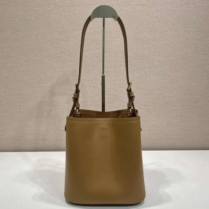 スーパーコピー プラダ キーホルダー