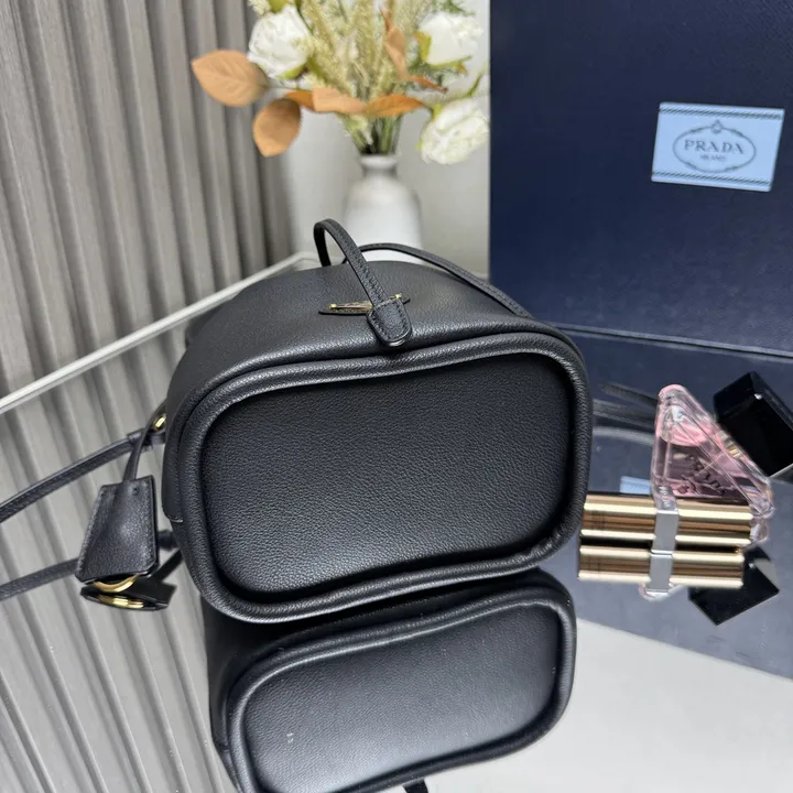 スーパーコピー プラダ キーホルダー