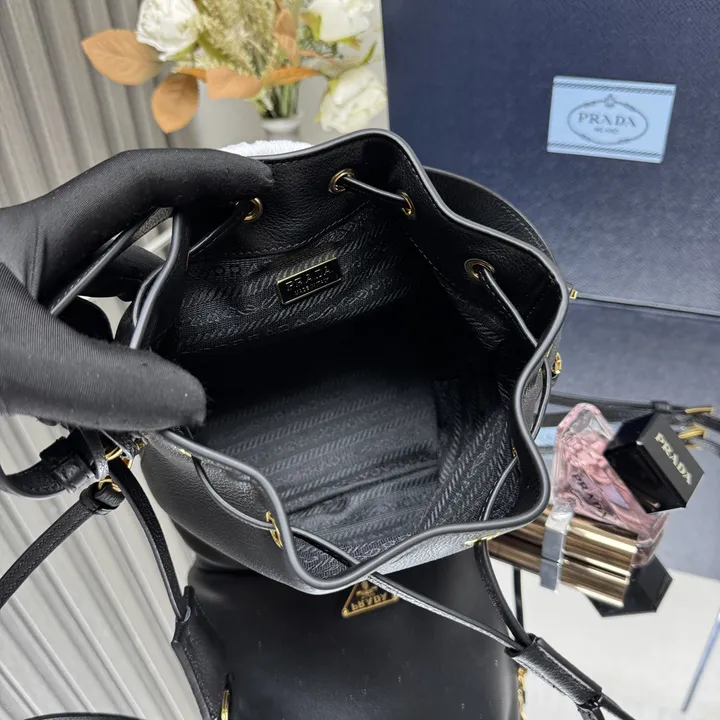 スーパーコピー プラダ キーホルダー