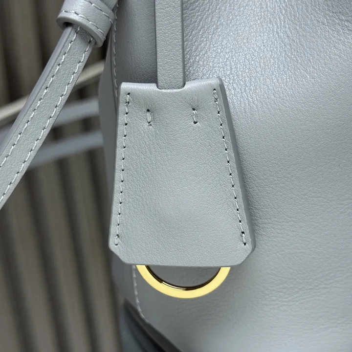 スーパーコピー プラダ キーホルダー