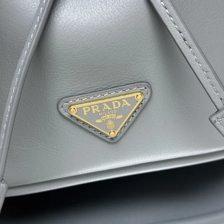 スーパーコピー プラダ キーホルダー