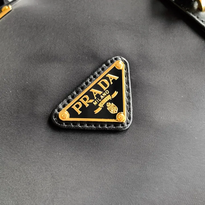 スーパーコピー プラダ キーホルダー