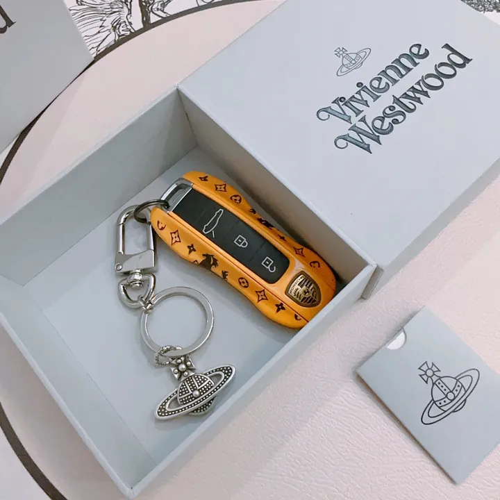 スーパーコピー ヴィヴィアン・ウエストウッド キーホルダー