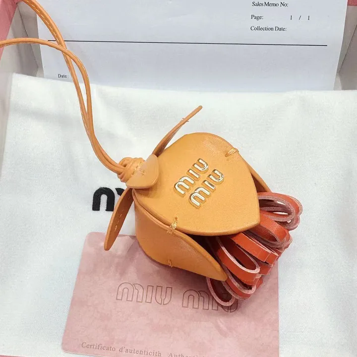 スーパーコピー ミュウミュウ キーホルダー