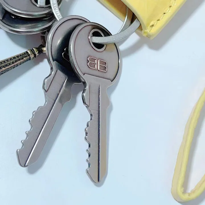 スーパーコピー バレンシアガ キーホルダー