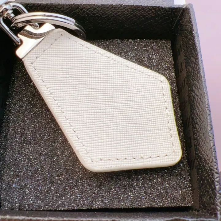 スーパーコピー プラダ キーホルダー