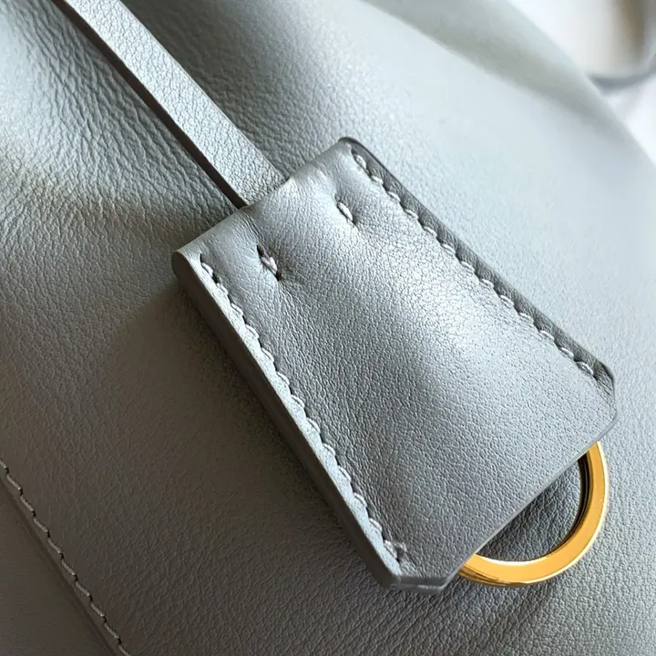 スーパーコピー プラダ キーホルダー