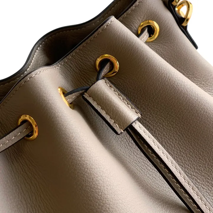 スーパーコピー プラダ キーホルダー