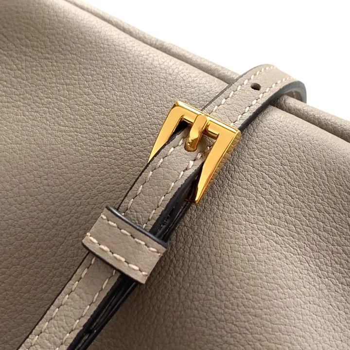 スーパーコピー プラダ キーホルダー