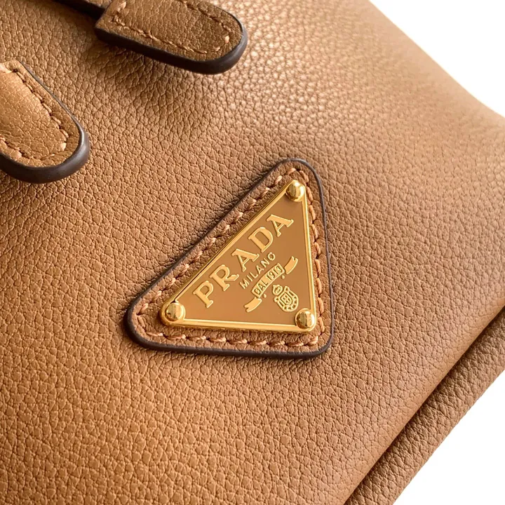 スーパーコピー プラダ キーホルダー