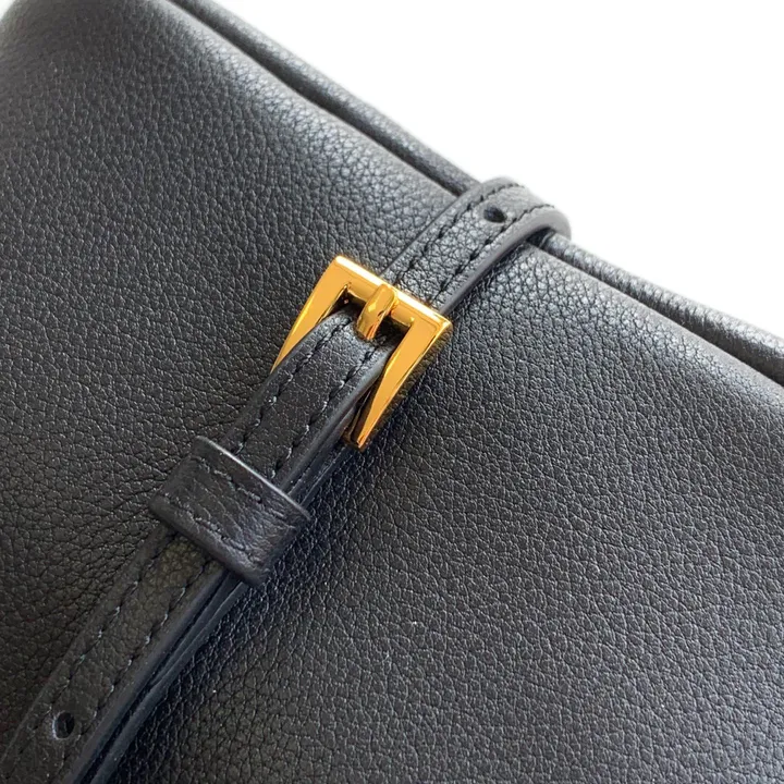 スーパーコピー プラダ キーホルダー