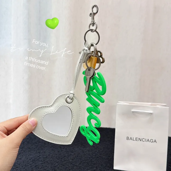 スーパーコピー バレンシアガ キーホルダー