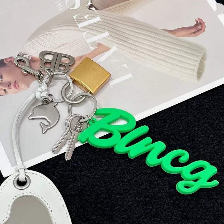 スーパーコピー バレンシアガ キーホルダー