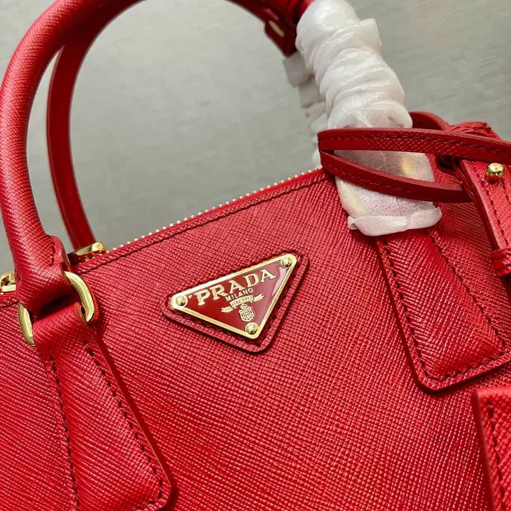 スーパーコピー プラダ キーホルダー