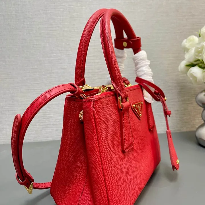 スーパーコピー プラダ キーホルダー