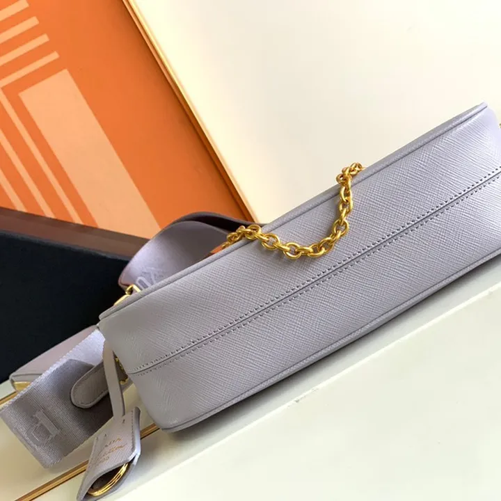 スーパーコピー バレンシアガ キーホルダー