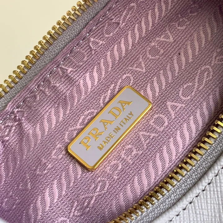 スーパーコピー バレンシアガ キーホルダー