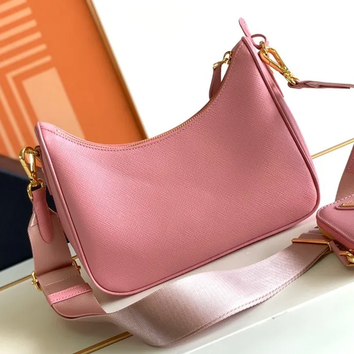 スーパーコピー バレンシアガ キーホルダー