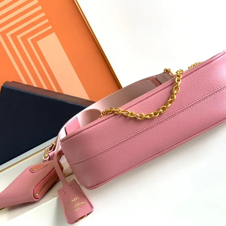 スーパーコピー バレンシアガ キーホルダー