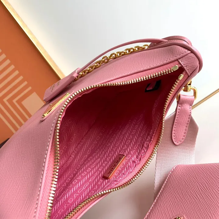 スーパーコピー バレンシアガ キーホルダー