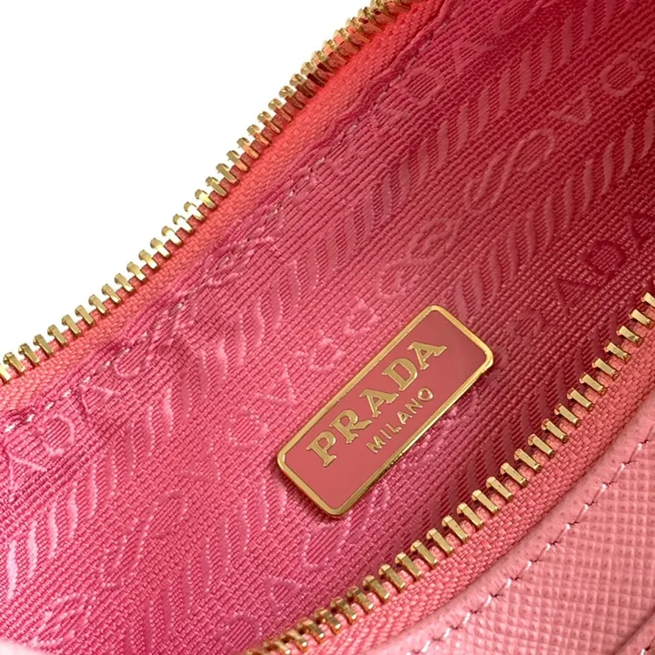 スーパーコピー バレンシアガ キーホルダー