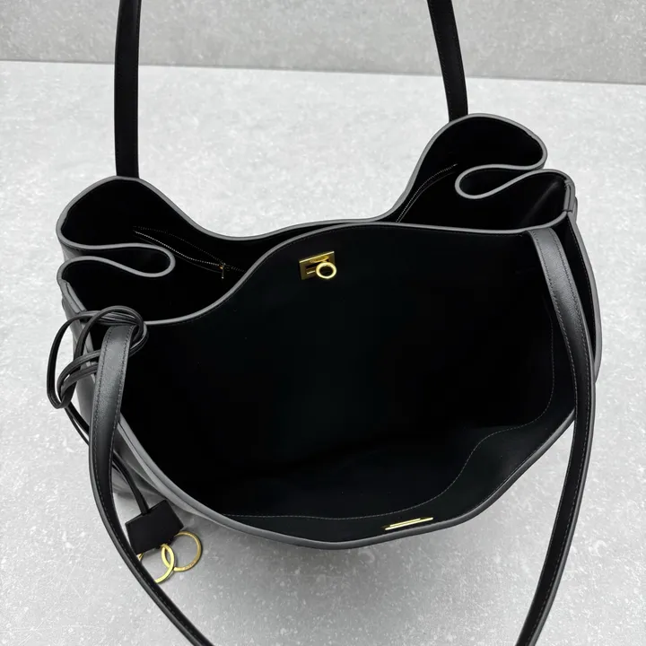 スーパーコピー バレンシアガ キーホルダー