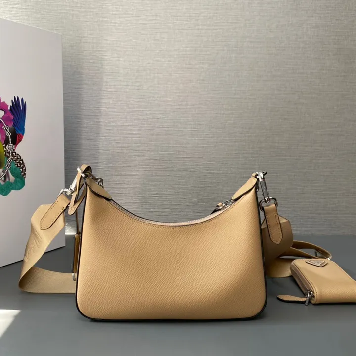 スーパーコピー プラダ キーホルダー