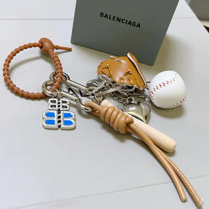 スーパーコピー バレンシアガ キーホルダー