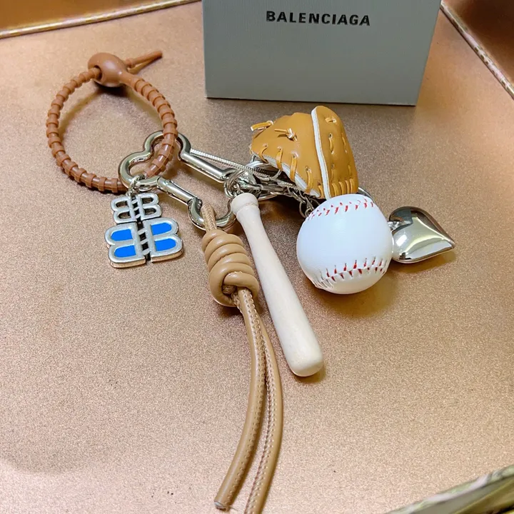 スーパーコピー バレンシアガ キーホルダー