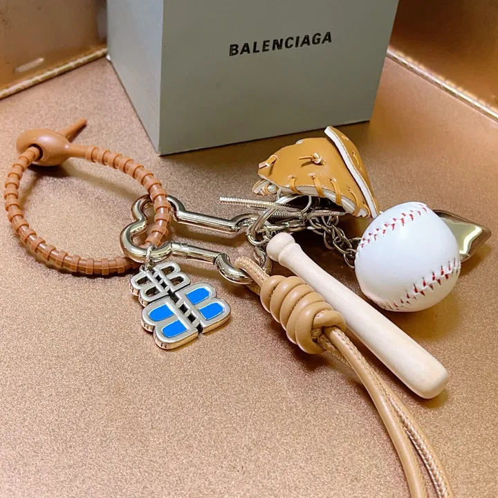 スーパーコピー バレンシアガ キーホルダー