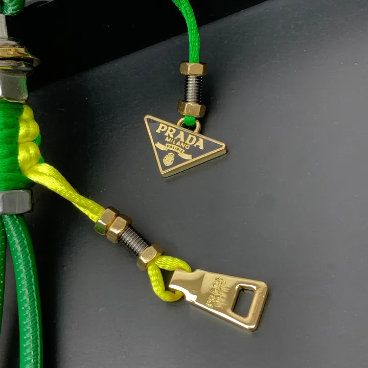スーパーコピー プラダ キーホルダー