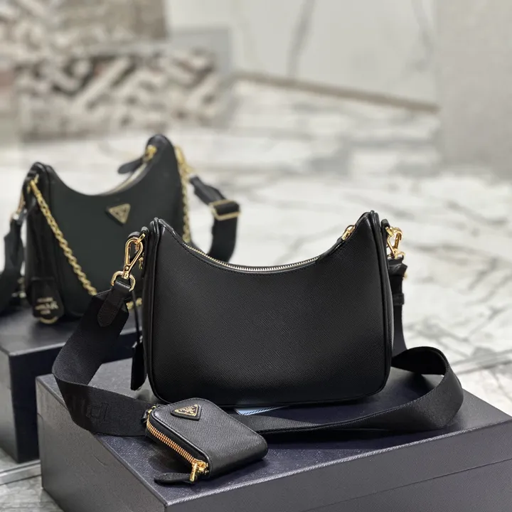 スーパーコピー プラダ キーホルダー