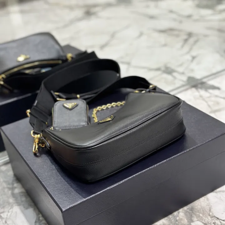 スーパーコピー プラダ キーホルダー