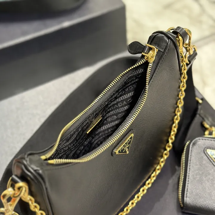 スーパーコピー プラダ キーホルダー