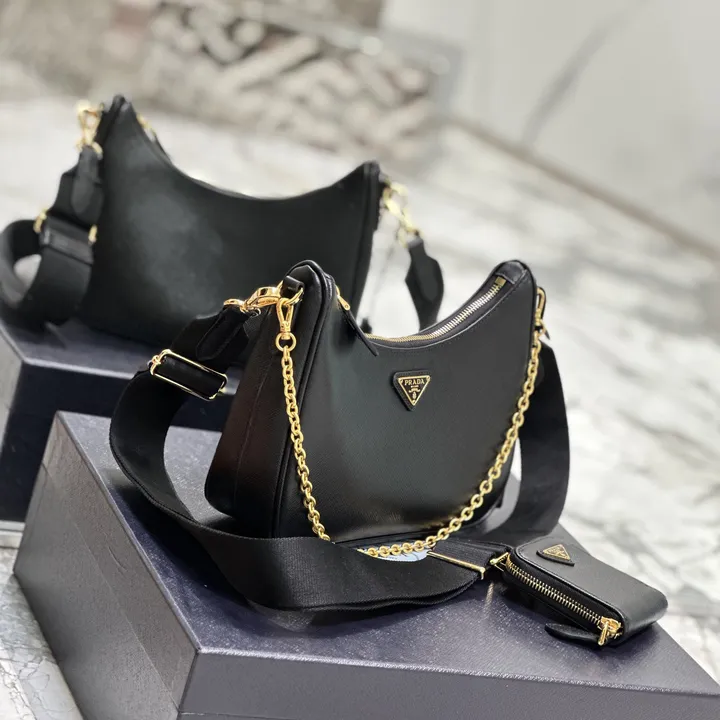 スーパーコピー プラダ キーホルダー