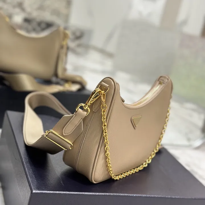 スーパーコピー プラダ キーホルダー