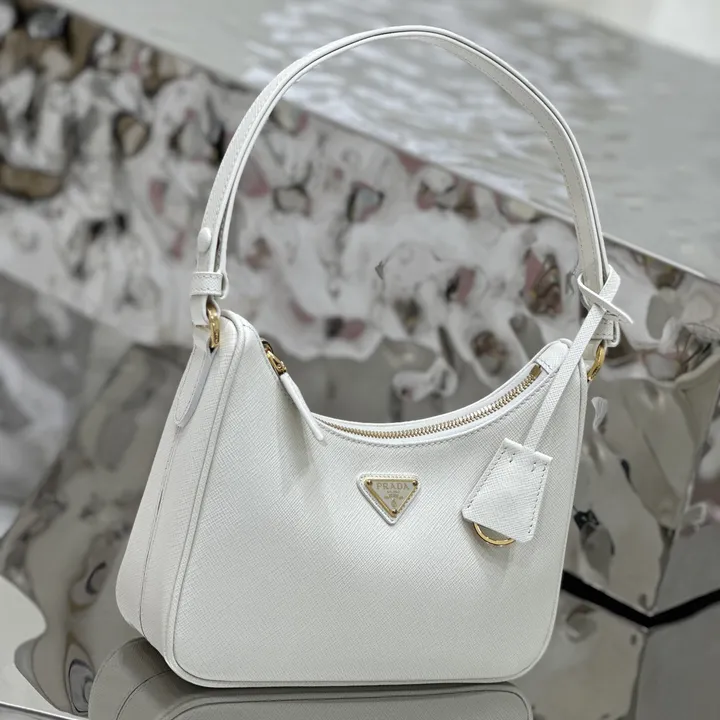 スーパーコピー プラダ キーホルダー