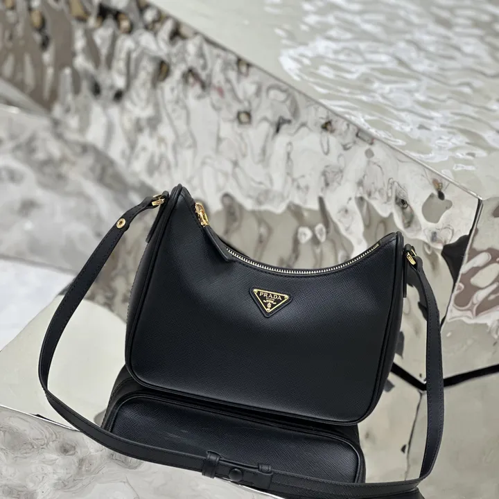 スーパーコピー プラダ キーホルダー