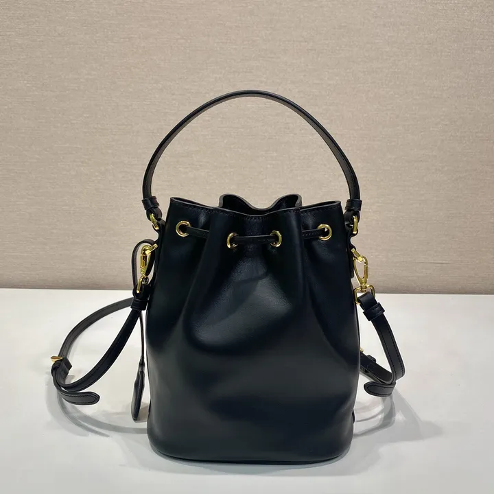 スーパーコピー プラダ キーホルダー