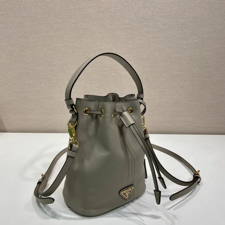 スーパーコピー プラダ キーホルダー