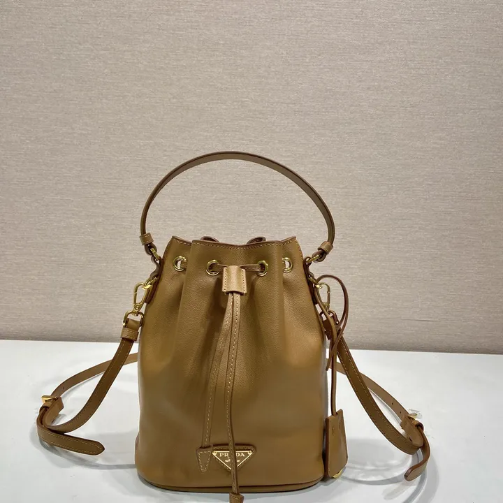 スーパーコピー プラダ キーホルダー