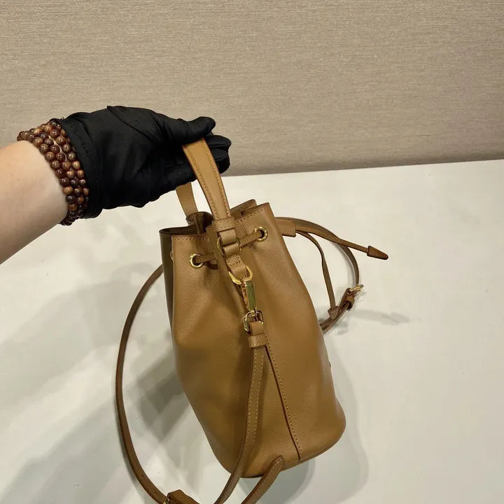 スーパーコピー プラダ キーホルダー