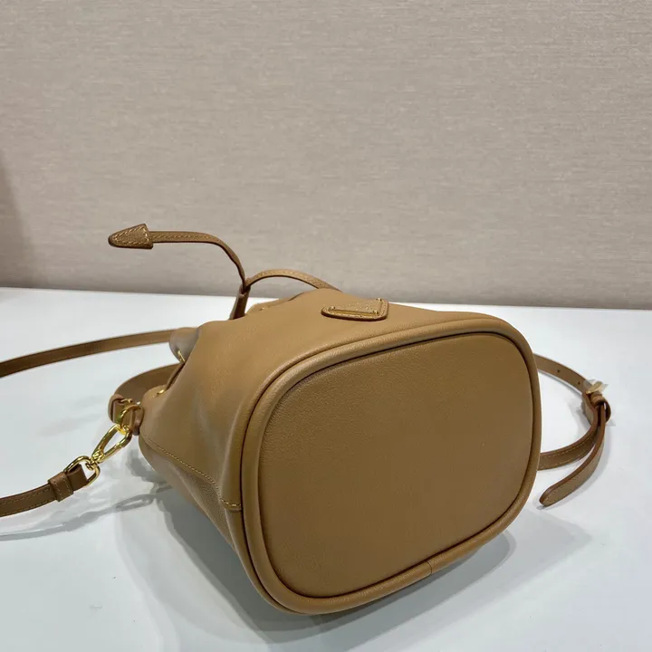 スーパーコピー プラダ キーホルダー