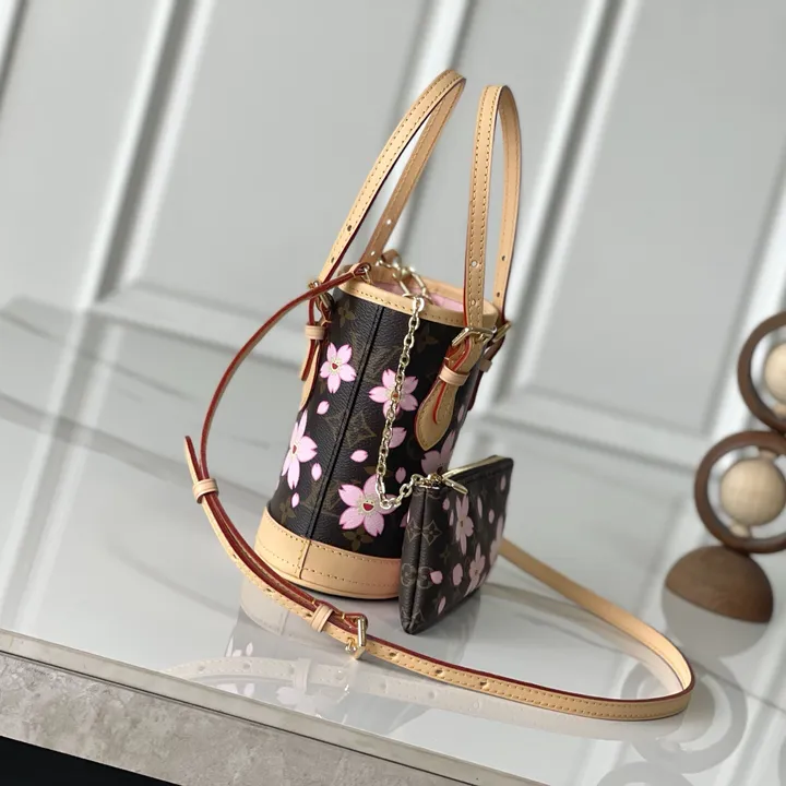 スーパーコピー ルイヴィトン キーホルダー